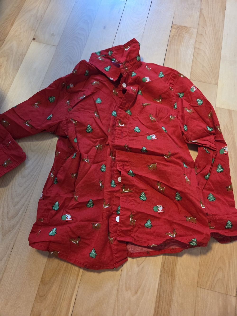 H&M Red Holiday Print Button-Down Shirt